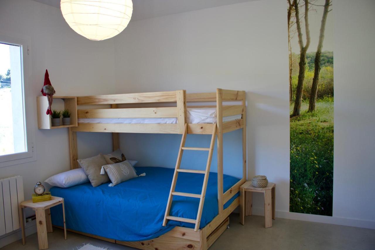 Entheos Hostel Lerin Buitenkant foto