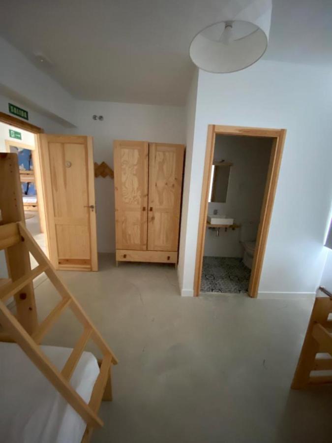 Entheos Hostel Lerin Buitenkant foto