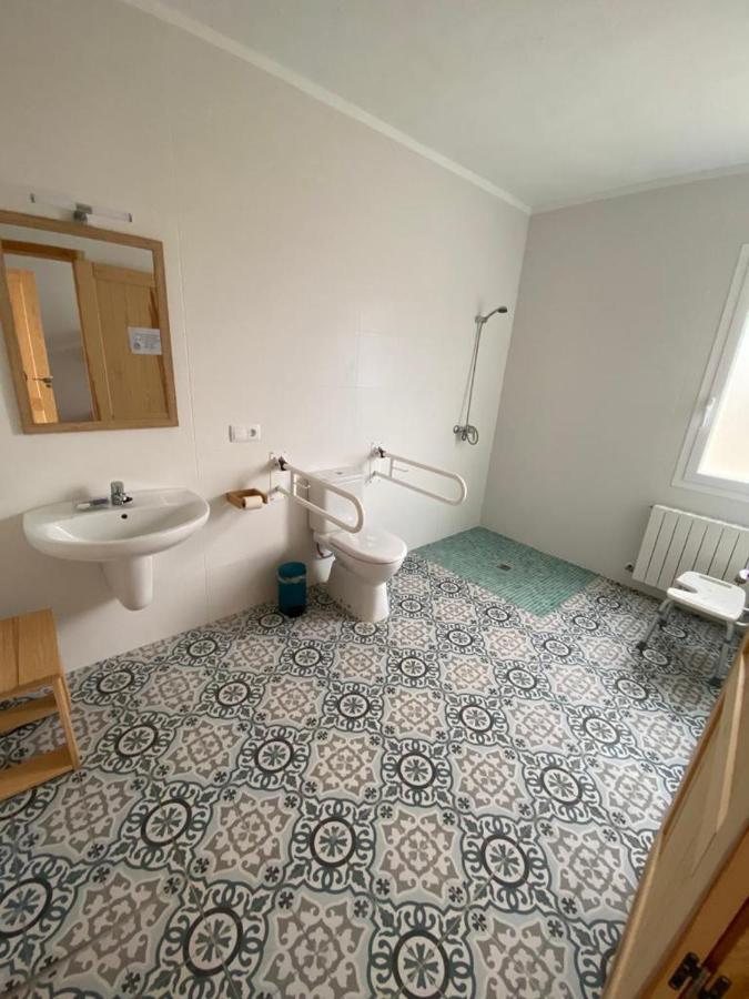 Entheos Hostel Lerin Buitenkant foto